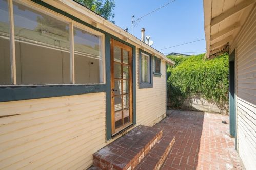 5292 Magnolia Ave, Riverside CA  92506-1248 exterior