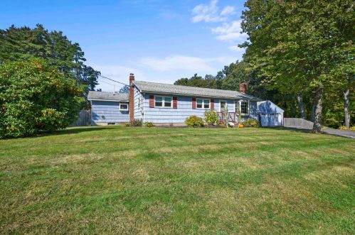 6 Springview Ter, Plaistow, NH 03865-2310