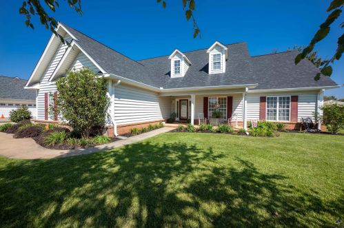 203 Lovorn Cir, Warner Robins, GA 31088-2338