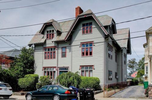 28 Narragansett Ave, Middletown RI  02840-4065 exterior