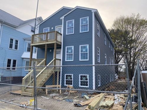 31 Riverdale St, Providence, RI 02909-5035
