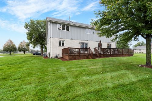 10120 Lindsay Ln, Mokena, IL 60448-7991