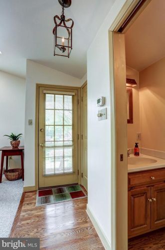 1321 Cheves Pl, Lancaster PA  17603-4943 exterior