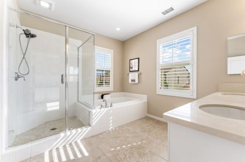 78 Rembrandt, Irvine CA  92620-7314 exterior