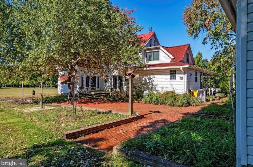 6482 Shady Side Rd, Shady Side MD 20764-9715 exterior