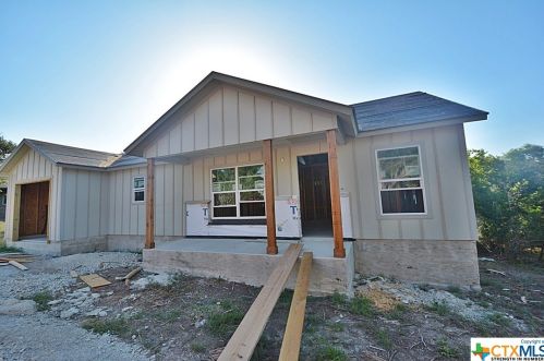 1050 Sleepy Holw, Spring Branch, TX