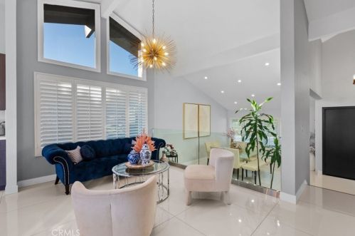 1130 Old Phillips Rd, Glendale CA  91207-1112 exterior