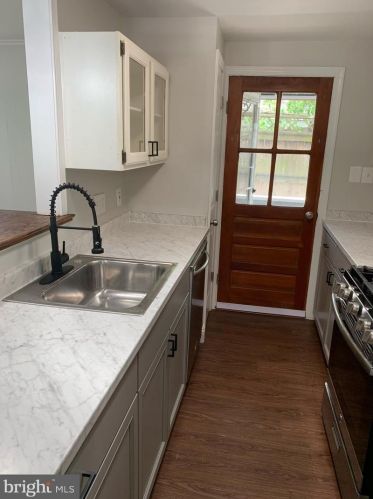 4718 Frederick Ave, Shady Side MD  20764-9799 exterior