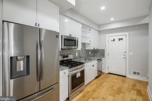 621 Clarion St, Philadelphia PA  19147-1834 exterior