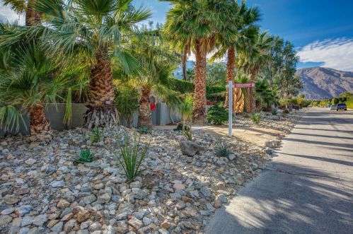 267 Santa Catalina Rd, Palm Springs, CA 92262-1933
