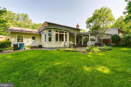 7007 Barnacle Pl, Springfield, VA 22015-4402