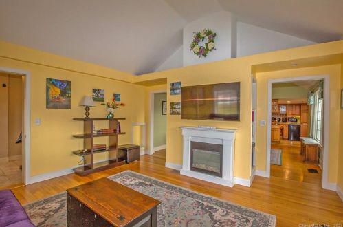 31 Wells Rd, Granby CT  06035-1604 exterior