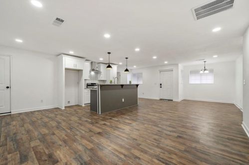 1733 Carter Cir, Atlanta, GA 30344-1601