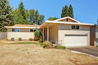 7326 131st Ct, Seattle, WA 98178-5063