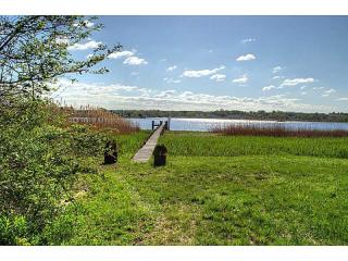 318 Rumstick Rd, Barrington, RI 02806-4935