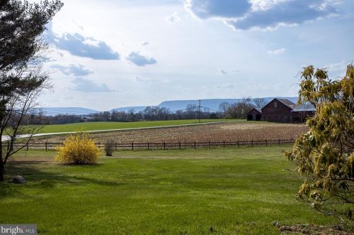 5 Eden Rd, Richmond National Battlefiel, VA 22835-1603