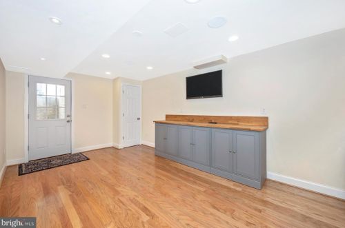 1306 Leister Dr, Silver Spring MD 20904-1547 exterior