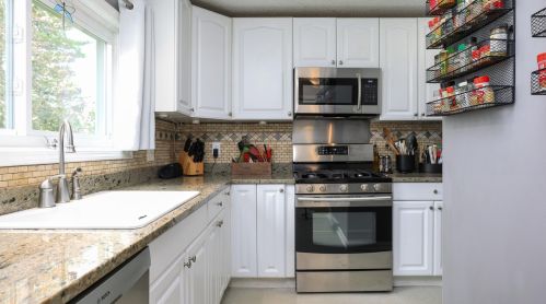 39 Ventura Cir, Nashua, NH 03062-1477