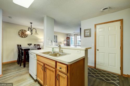 2064 Gresham Ave, Saint Paul MN  55128-3916 exterior
