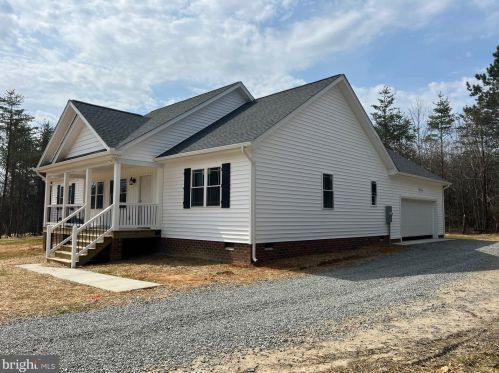 24 Pine Harbour Dr, Mineral, VA 23117-4667