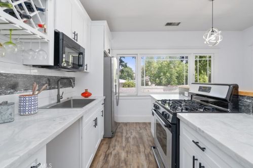 3737 Shamrock Ave, Riverside CA  92501-1846 exterior