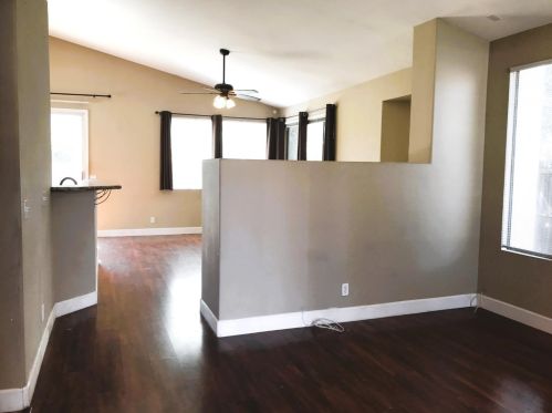 8652 Golden Sage Dr, Elk Grove, CA 95624-3873