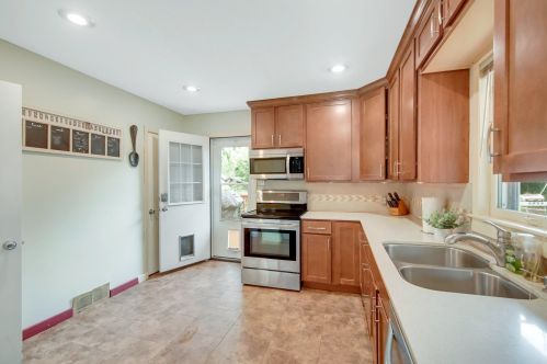 1132 Cook Ave, Saint Paul MN  55106-3325 exterior