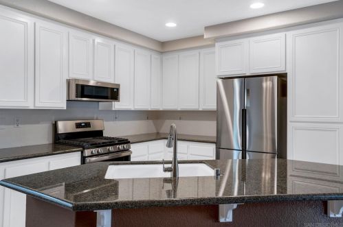 726 Kellogg St, San Marcos CA  92078-7300 exterior