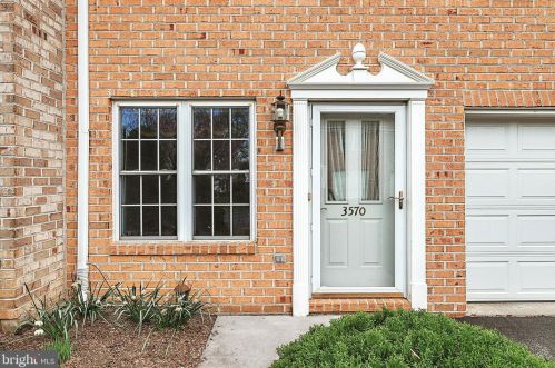 3570 Mark Dr, York, PA 17402-3179