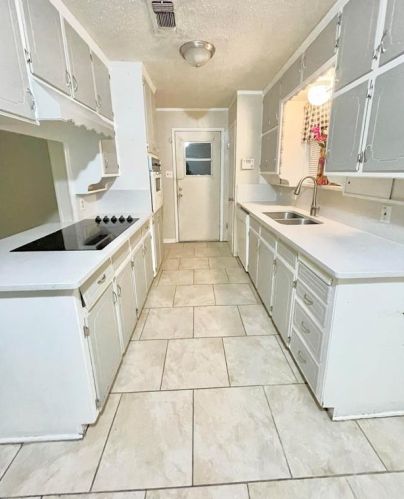 6404 Moonglow Ln, Fort Worth TX  76148-2833 exterior