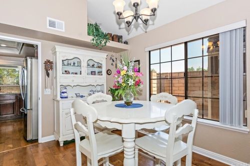 6880 Rycroft Dr, Riverside CA  92506-5317 exterior