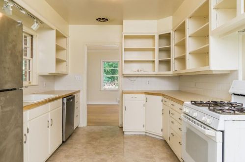 1285 Moores Mill Rd, Atlanta GA  30327-1429 exterior