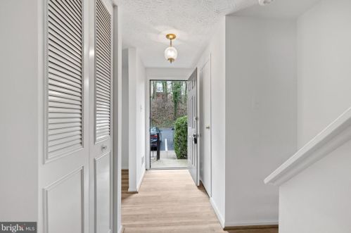 521 Oakmont Ct, Arnold, MD 21012-2354