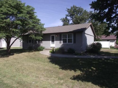8487 Cardinal Ln, Altamont, IL 62411-3529