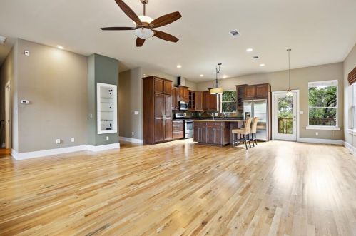 6935 Chinook Dr, Austin TX  78736-1804 exterior