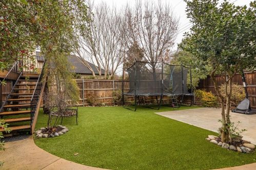 1301 Virginia Pl, Fort Worth TX  76107-2436 exterior