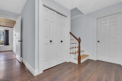 84 Far View Rd, Great Meadows, NJ 07838-2700