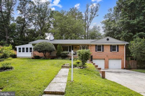 501 Van Buren St, Falls Church, VA 22046-3660