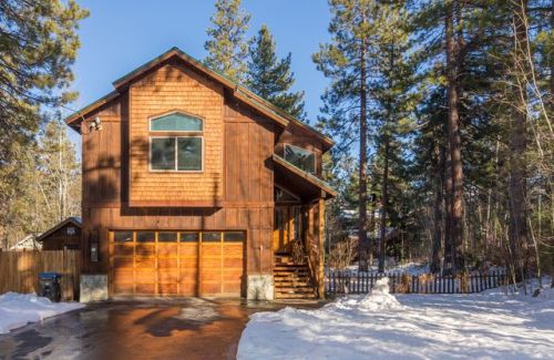 10401 Saint James Pl, Truckee, CA 96161-1206