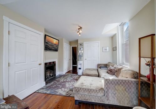 430 42 St, Philadelphia PA 19104-0044 exterior