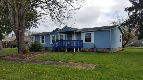 320 2nd St, Winlock, WA 98596-9403
