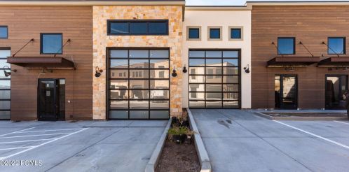 4518 Forestdale Dr, Park City UT 84098-4302 exterior