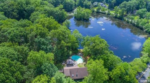 59 Youngs Rd, Mahwah, NJ 07430-2838