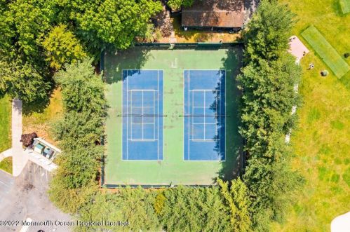 23 Manchester Ct, Tinton Falls NJ 07701-5490 exterior