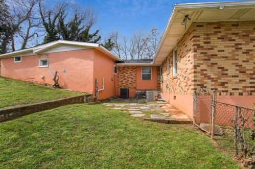 501 Harper Rd, Atlanta GA  30315-7555 exterior