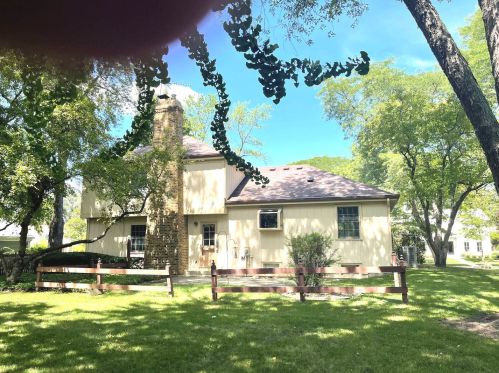 408 Tanglewood Ln, Naperville, IL 60563-2842