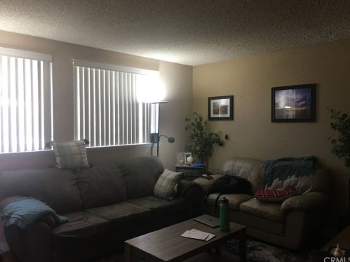 4040 Larwin Ave, Cypress, CA 90630-4127