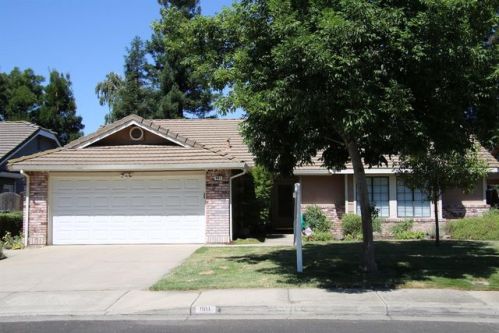 901 Rosemore Ave, Modesto, CA 95358-6706