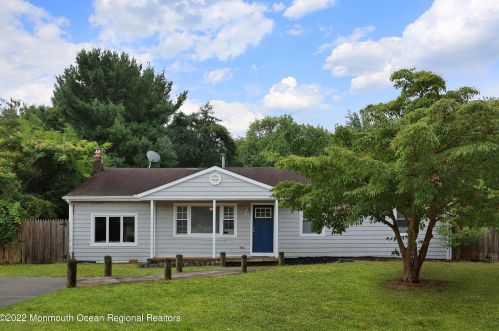 327 Normandie Dr, Lacey, NJ 08731-1703