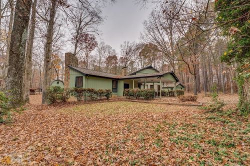 155 Willow Woods Rd, Social Circle, GA 30025-5142